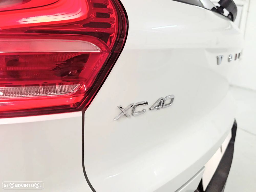 Volvo XC 40 Recharge Core - 20