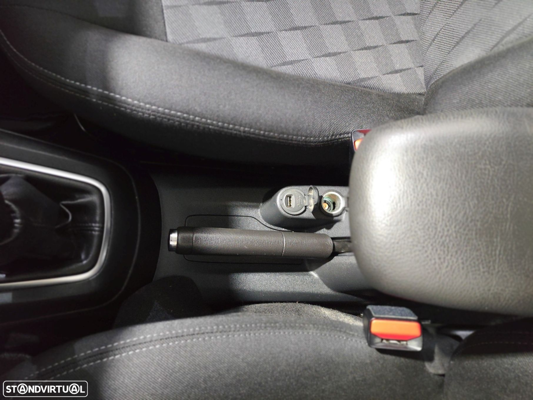 Citroën C-Elysée 1.2 PureTech Exclusive - 23