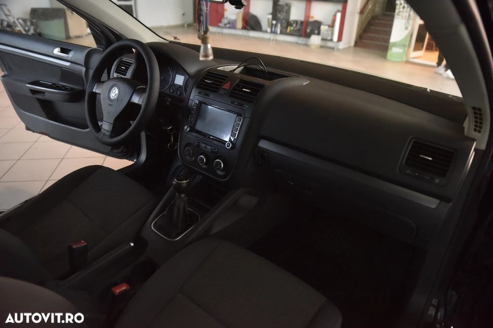 Volkswagen Golf 1.9 TDI DPF Tour Edition - 11