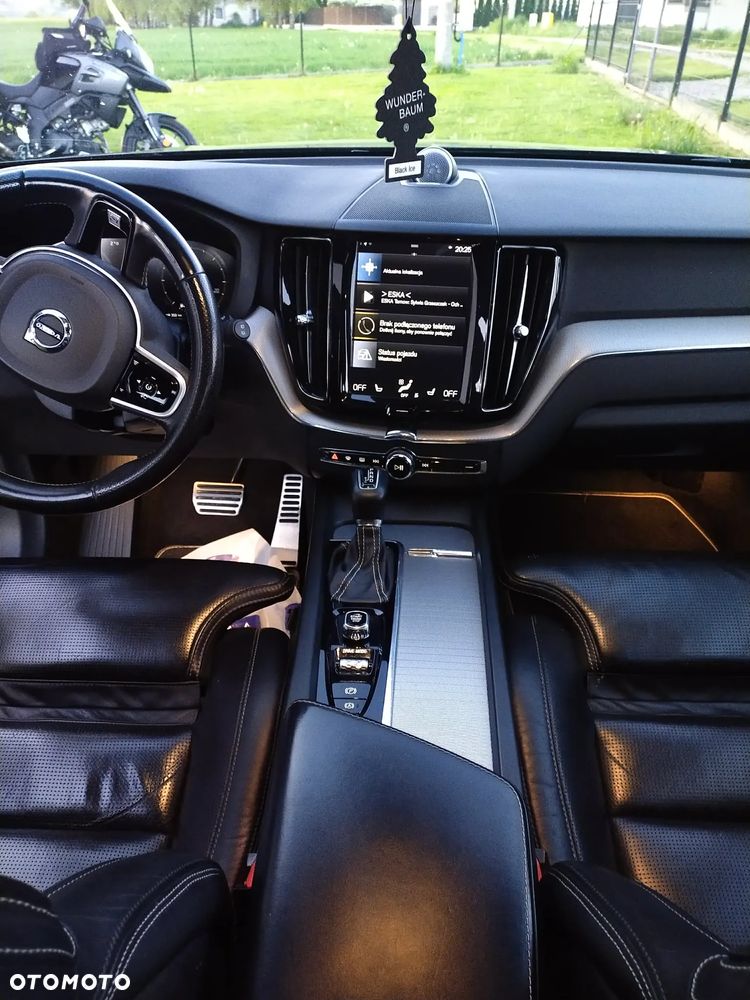 Volvo XC 60 D5 SCR AWD R-Design - 10