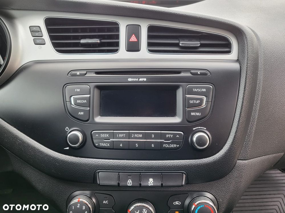 Kia Ceed - 16