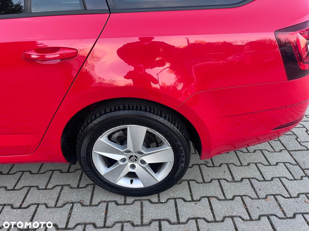 Skoda Octavia 1.6 TDI DSG Ambition - 9