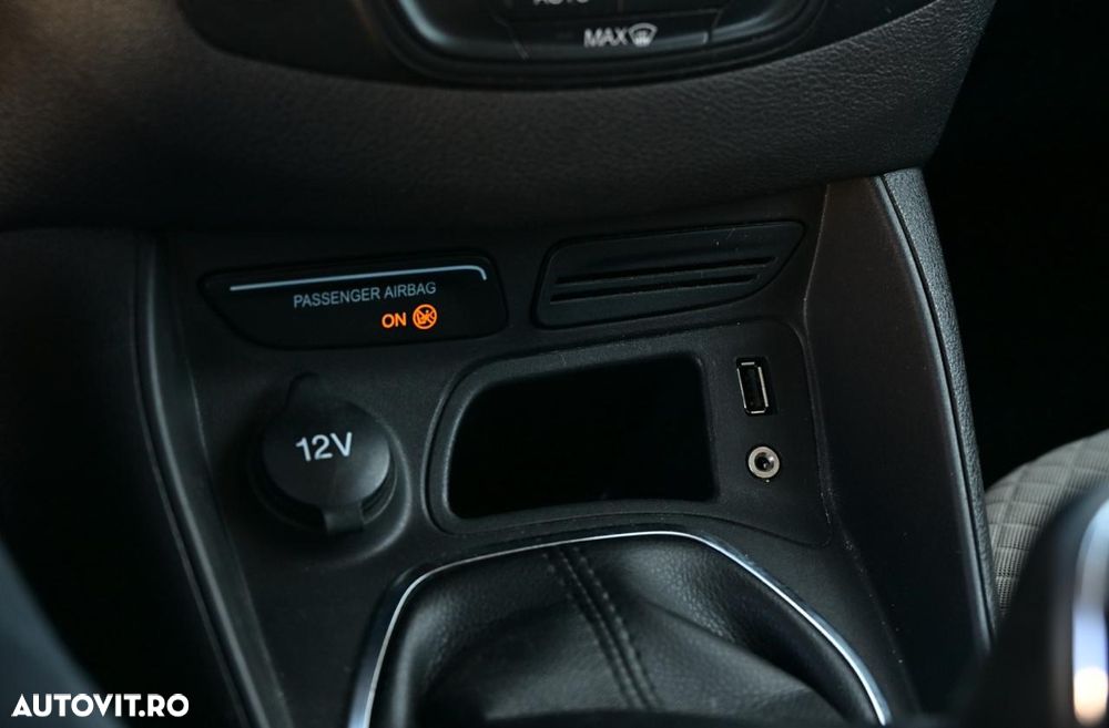 Ford Tourneo Courier 1.5 TDCi Trend - 27