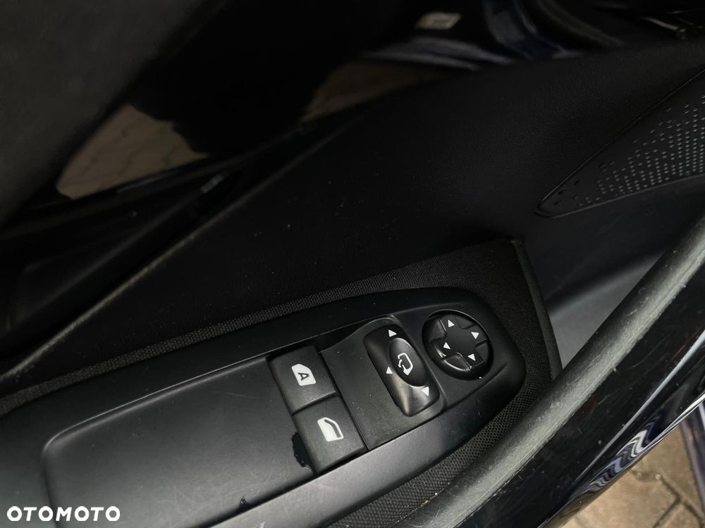 Peugeot 208 82 PureTech Style - 22
