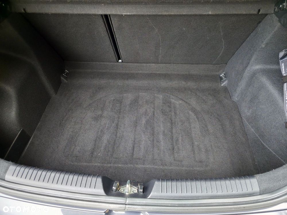 Kia Ceed - 14