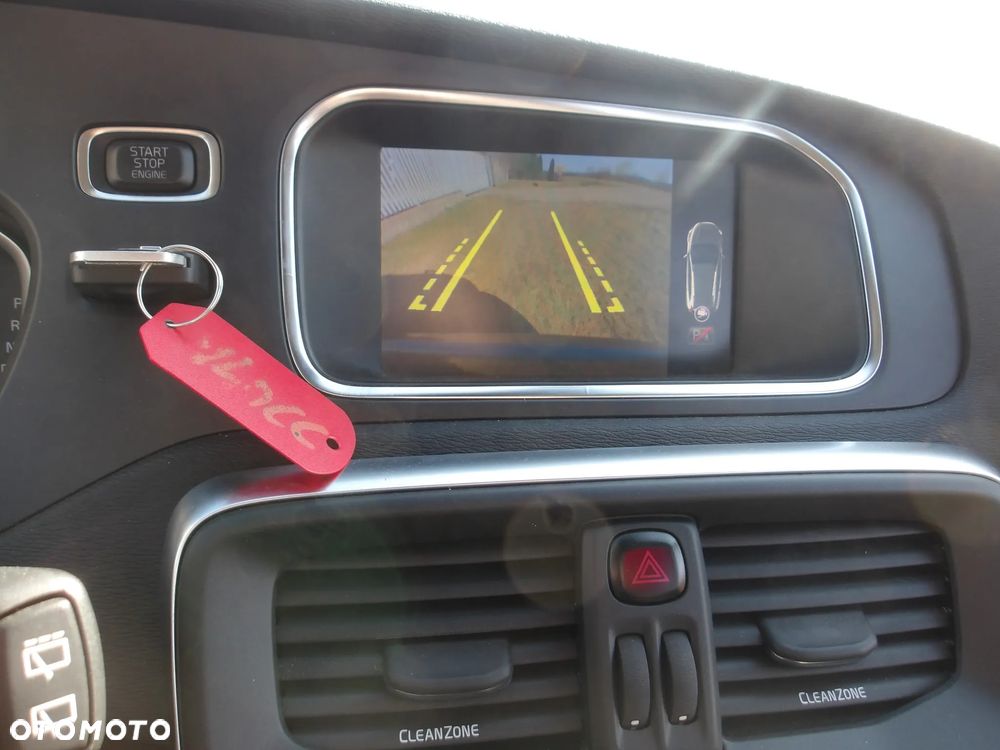 Volvo V40 T3 Drive-E Momentum - 12