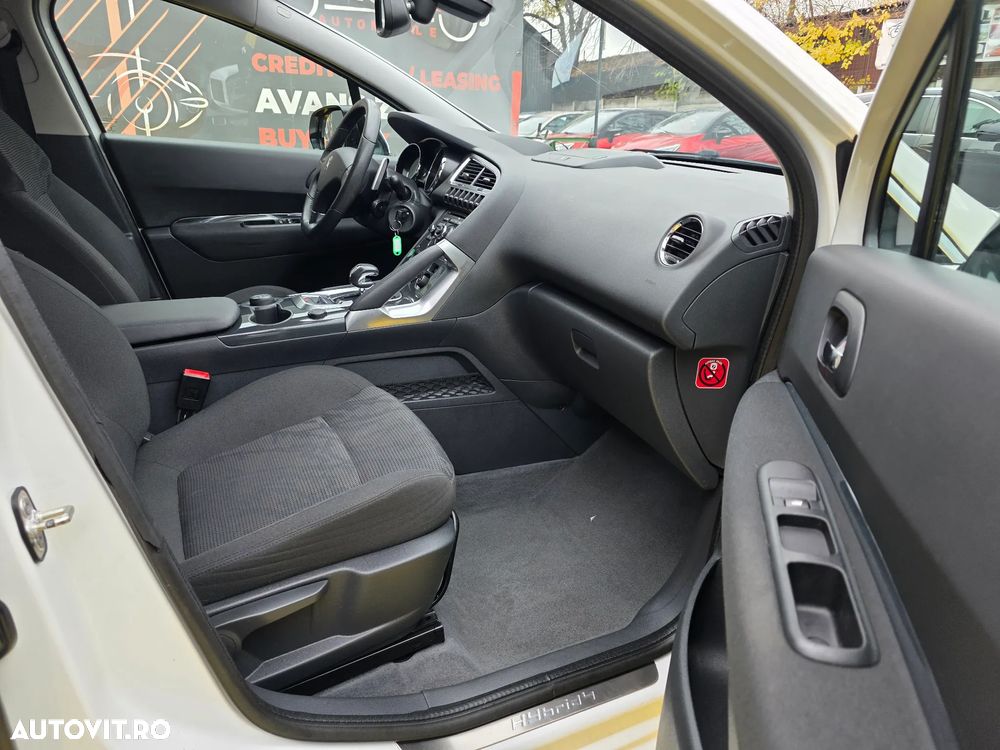 Peugeot 3008 Hybrid4 - 14