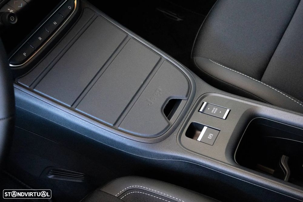 Jeep Avenger 1.2 e-Hybrid Altitude DCT - 11