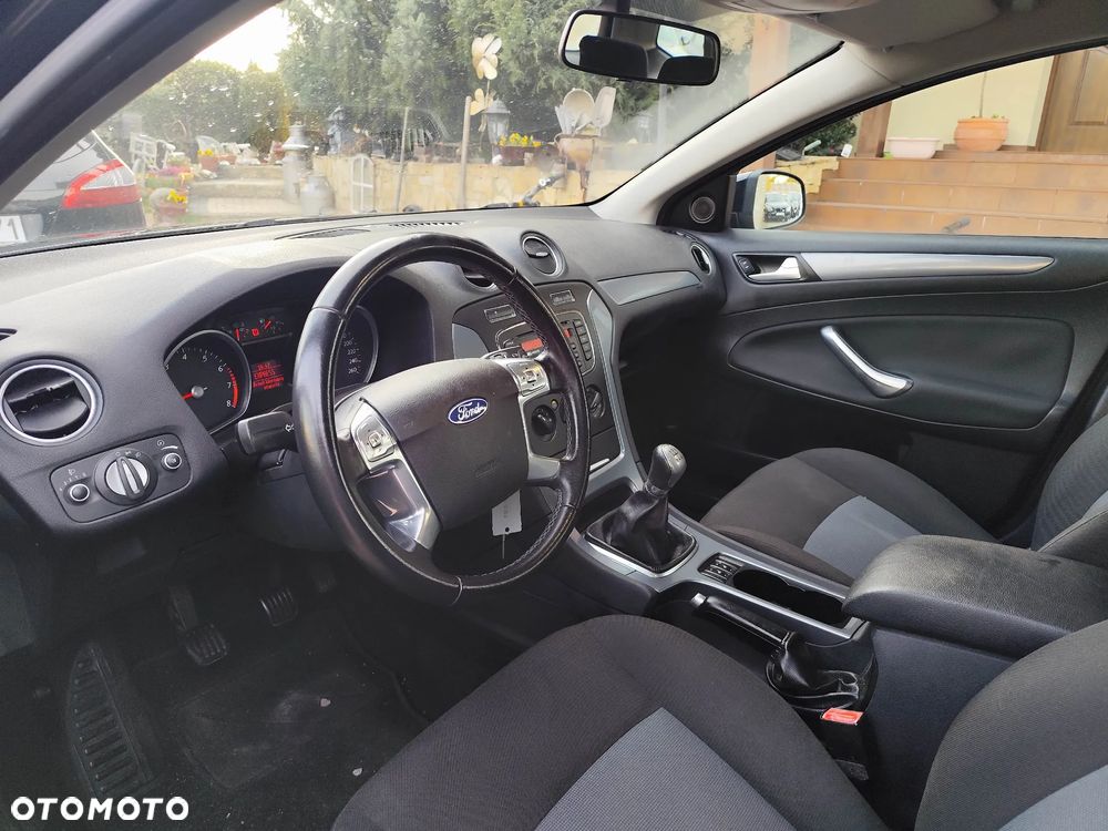 Ford Mondeo 1.6 Ambiente - 10
