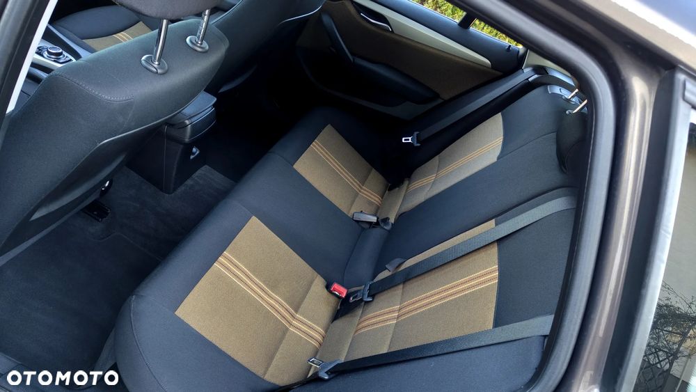 BMW X1 sDrive18d xLine - 26