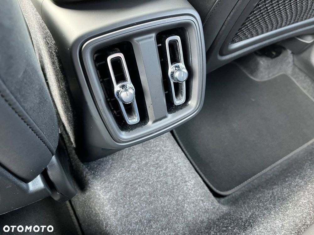 Volvo XC 40 - 31