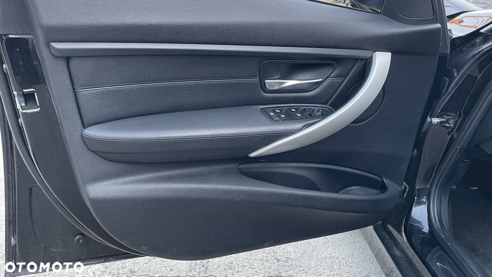 Bmw F30 fotele elektryczne z pamięcią pompowane , dzielona kanapa boczki czarna skóra  Europa - 3