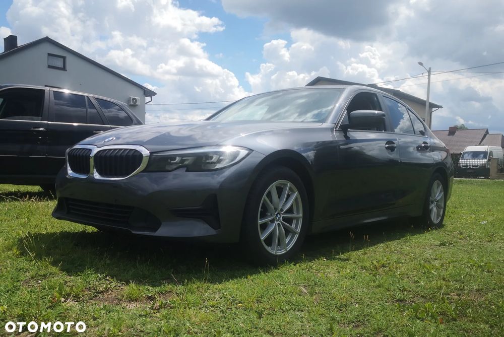 BMW Seria 3 318d Luxury Line - 17