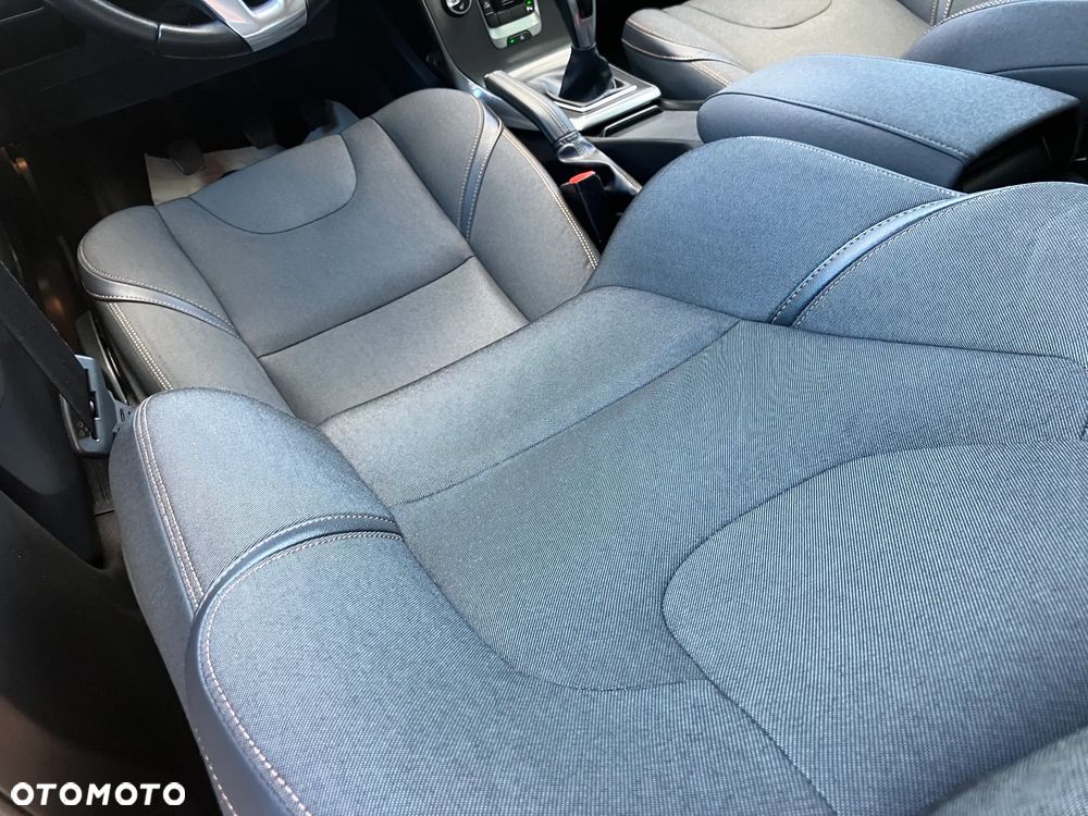 Volvo V40 Cross Country D2 Linje Svart - 32