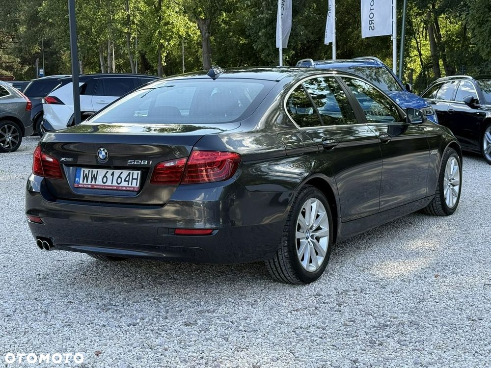 BMW Seria 5 528i Sport-Aut - 3