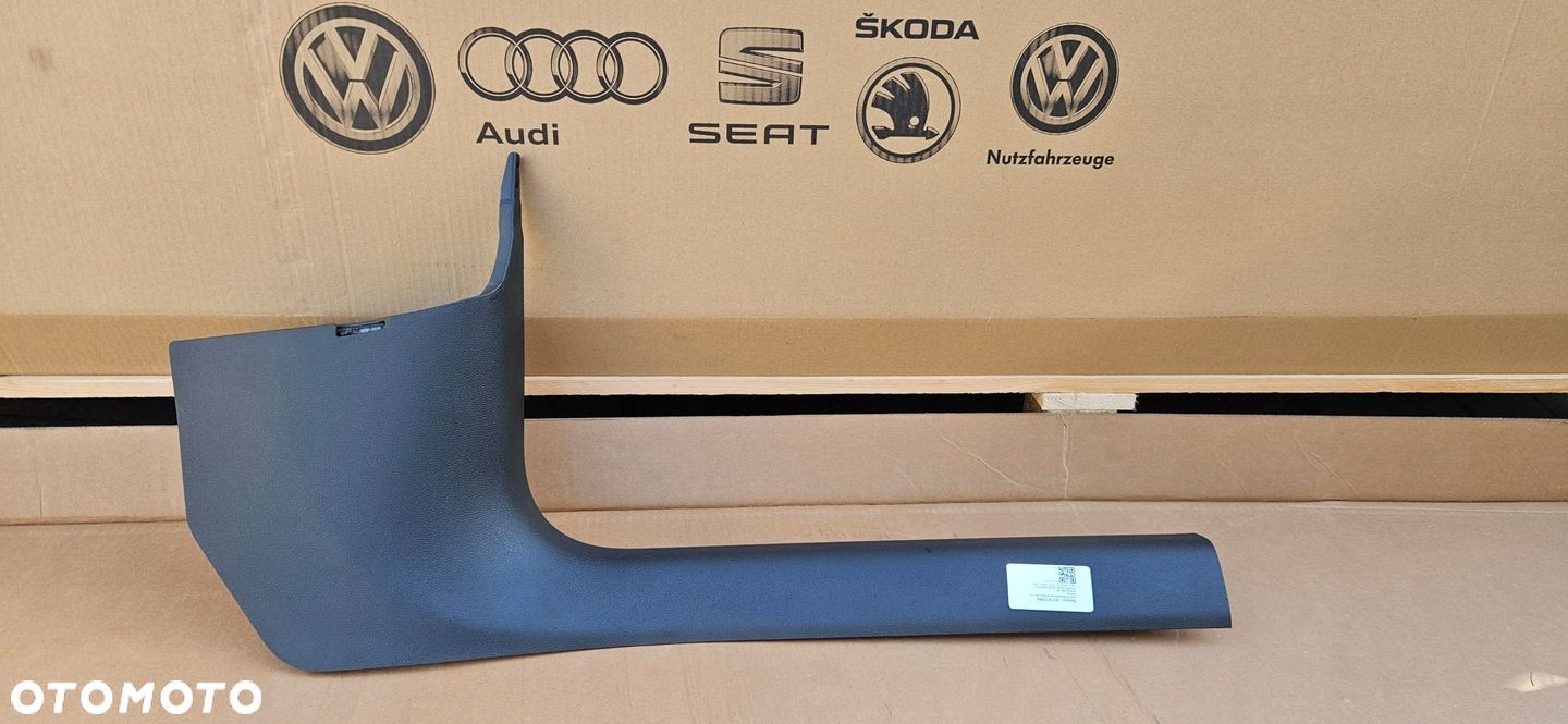 AUDI A4 B9 8W TAPICERKA OSŁONA PROGU PRAWA 8W1867272 - 1