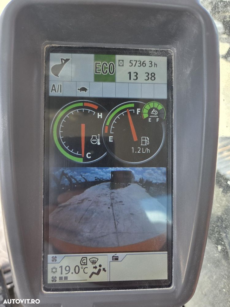 Hitachi ZX250LCN-6, 2019, 5.737h, CUPLA RAPIDA, cupa 1,55mc, inst picon, inst rotire, camera spate si laterale, latime 2,99m, ad sapare 7m, 3 pompe hidr HITACHI, consum 11,8l/h, lant 80% ok, ridica 16t, posibil leasing 3 ani-PROMOTIE 89.900 EUR+Tva - 23