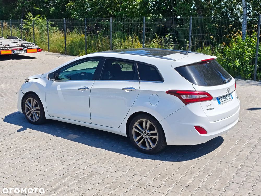 Hyundai i30 1.6 CRDi Fifa World Cup Edition - 5