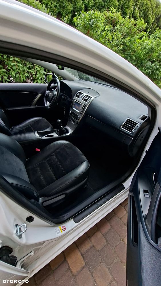 Toyota Avensis Touring Sports 1.8 Executive - 16
