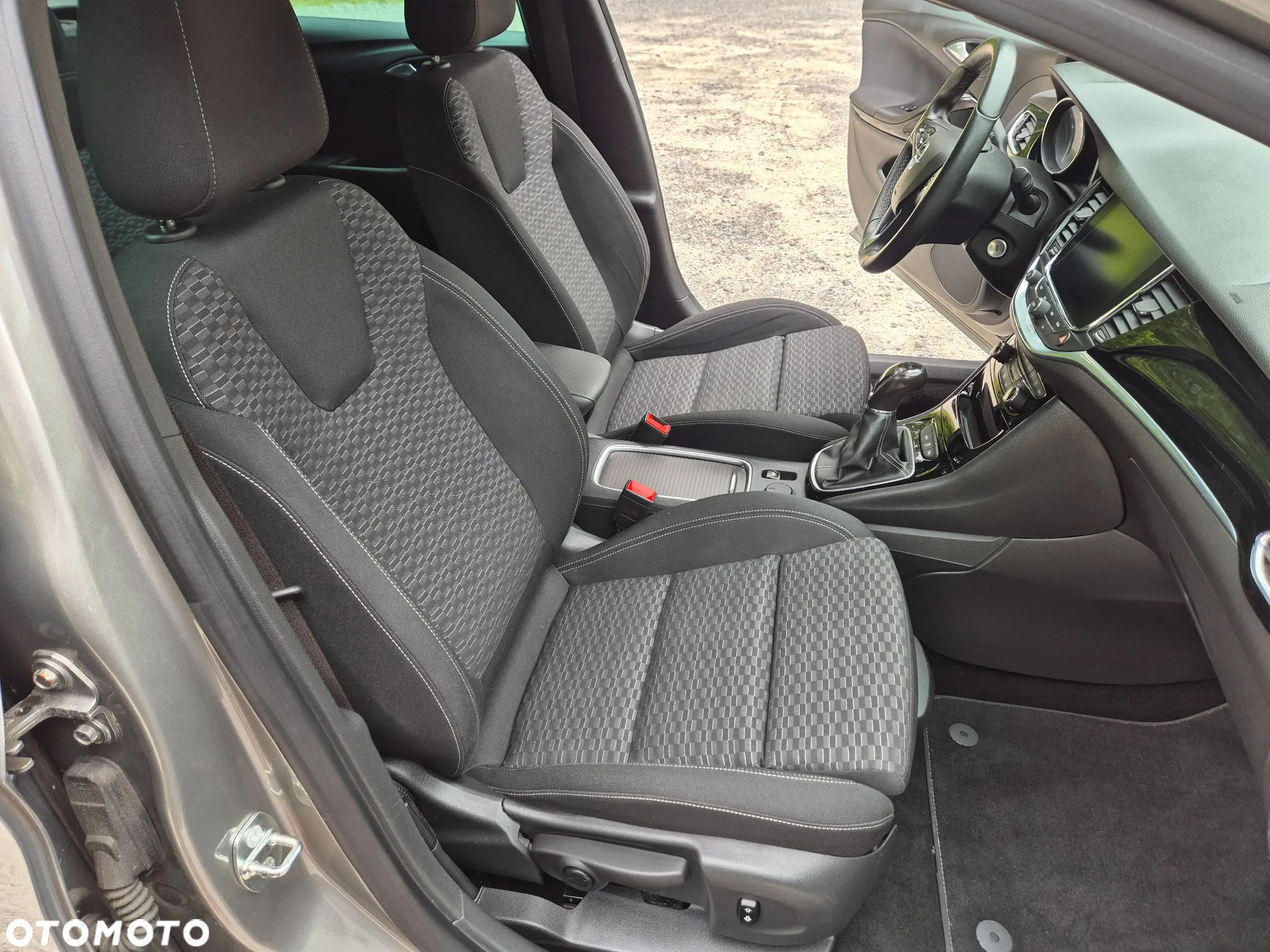 Opel Astra V 1.6 CDTI Essentia S&S - 20