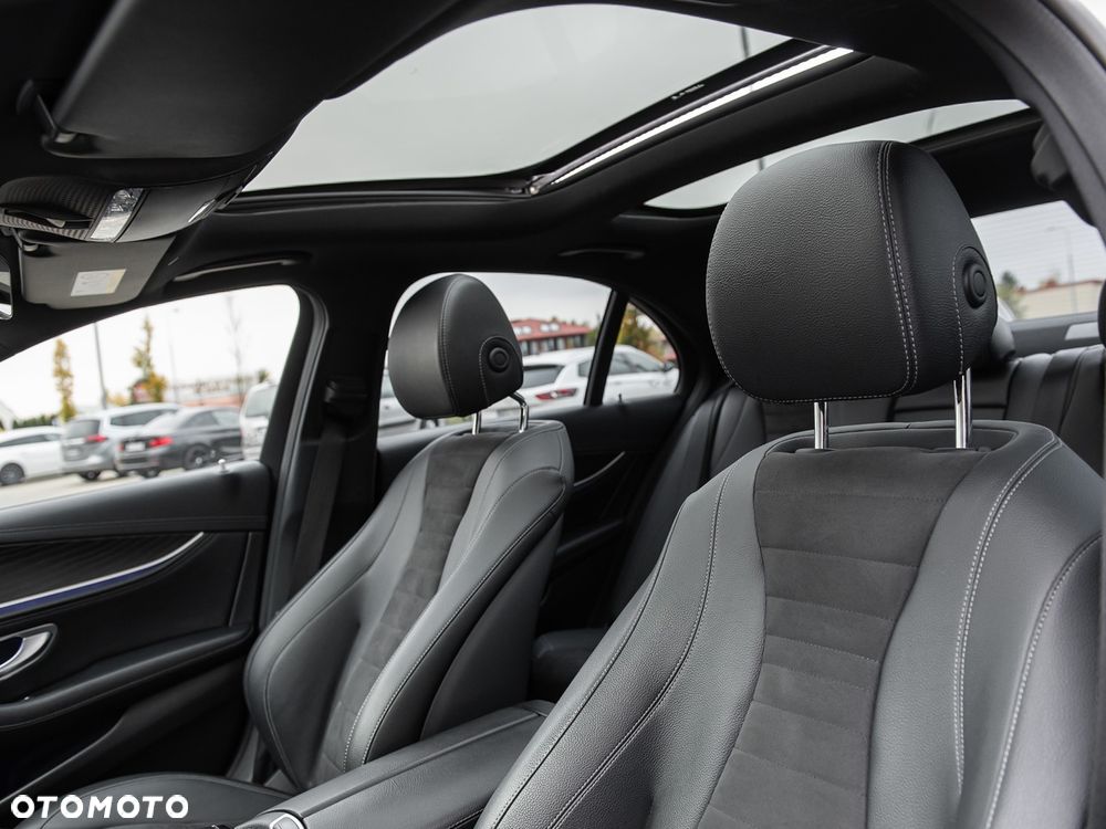 Mercedes-Benz Klasa E 220 d 4-Matic 9G-TRONIC - 20