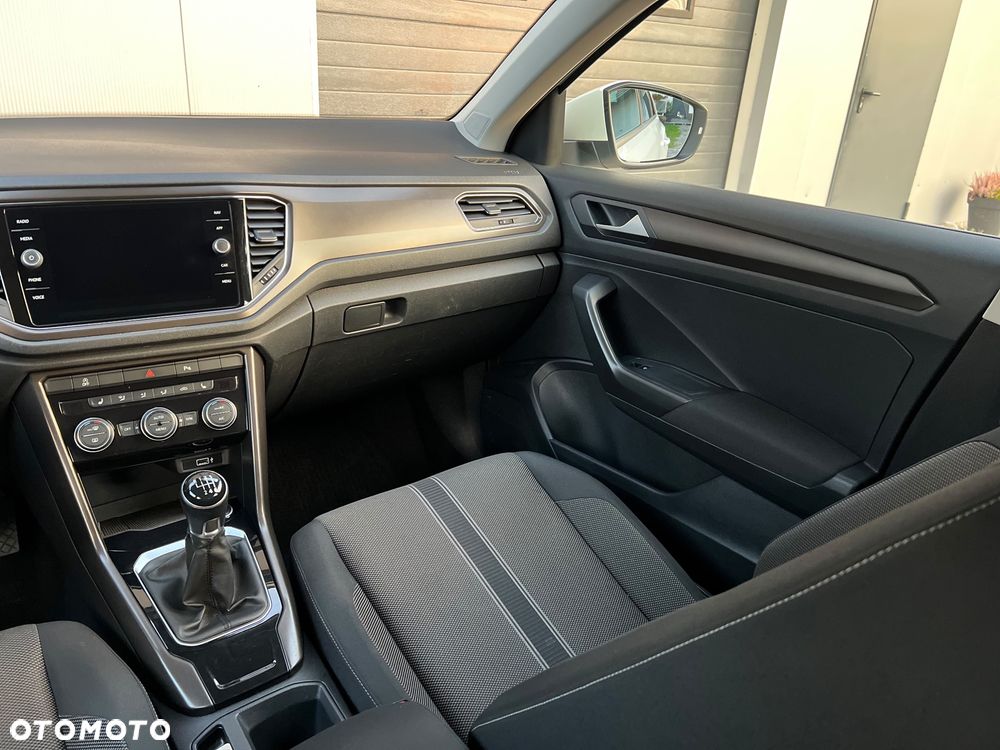 Volkswagen T-Roc - 16