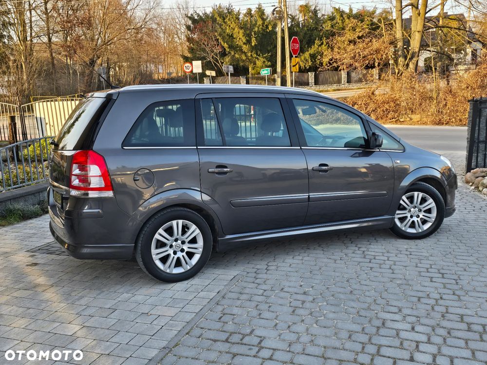 Opel Zafira 1.8 Cosmo - 11