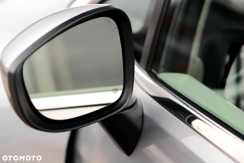 Chrysler Pacifica - 16