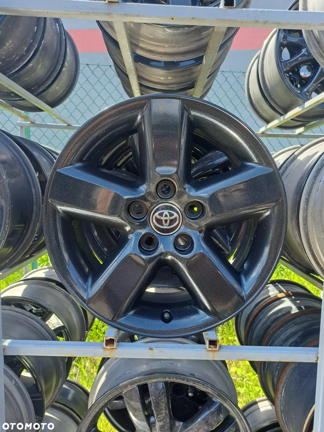Alufelgi Toyota 16 cali 5x114.3 czarne - 2