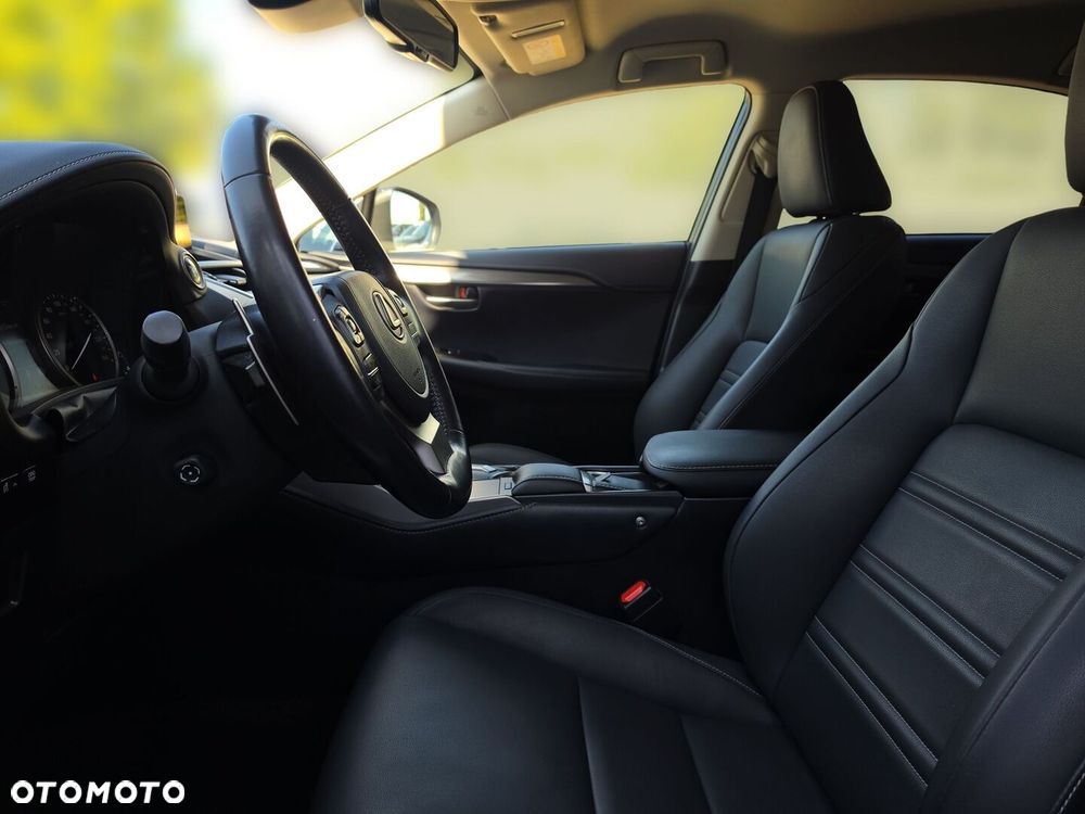 Lexus NX 300h F Impression AWD - 24
