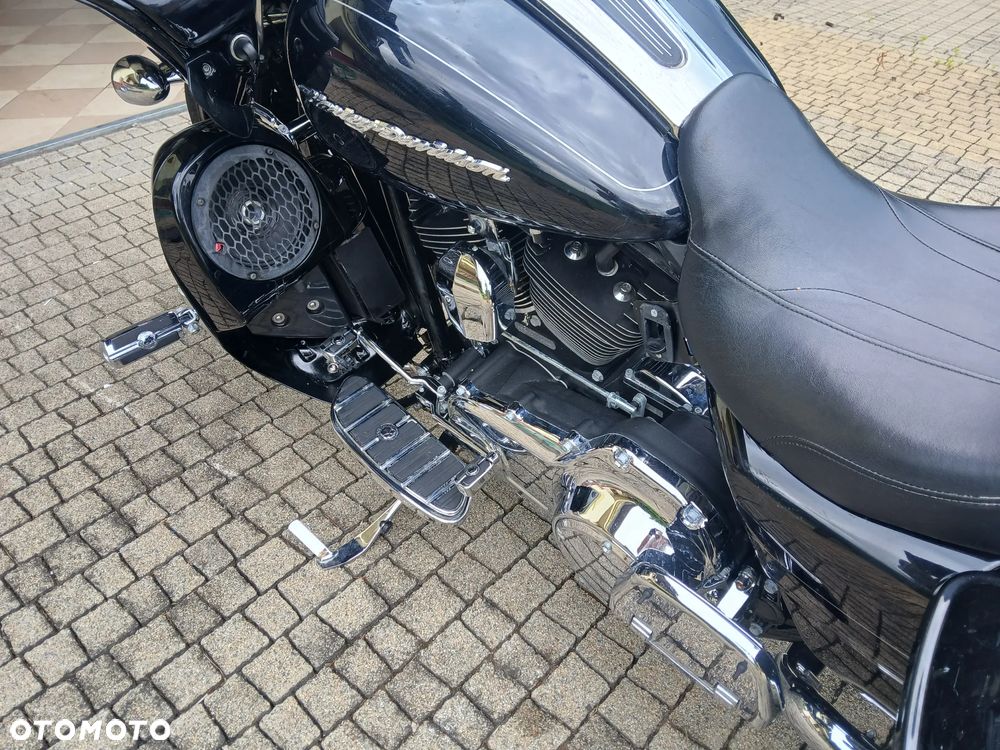 Harley-Davidson Touring Road Glide - 19