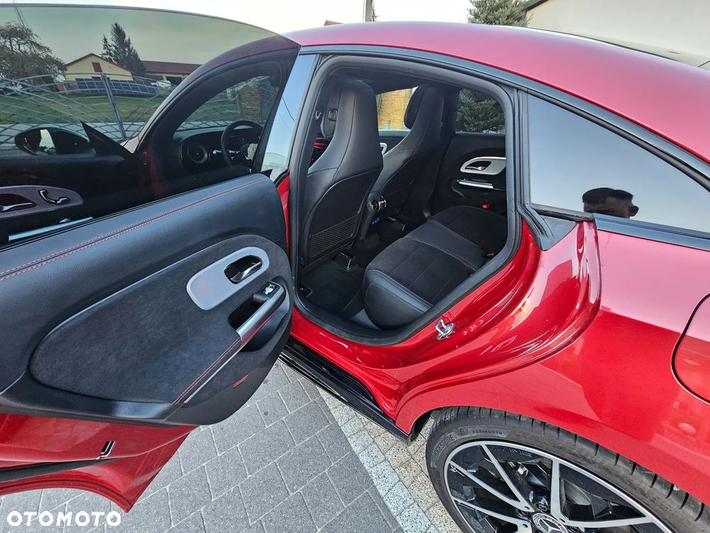 Mercedes-Benz CLA 200 mHEV 8G-DCT - 13