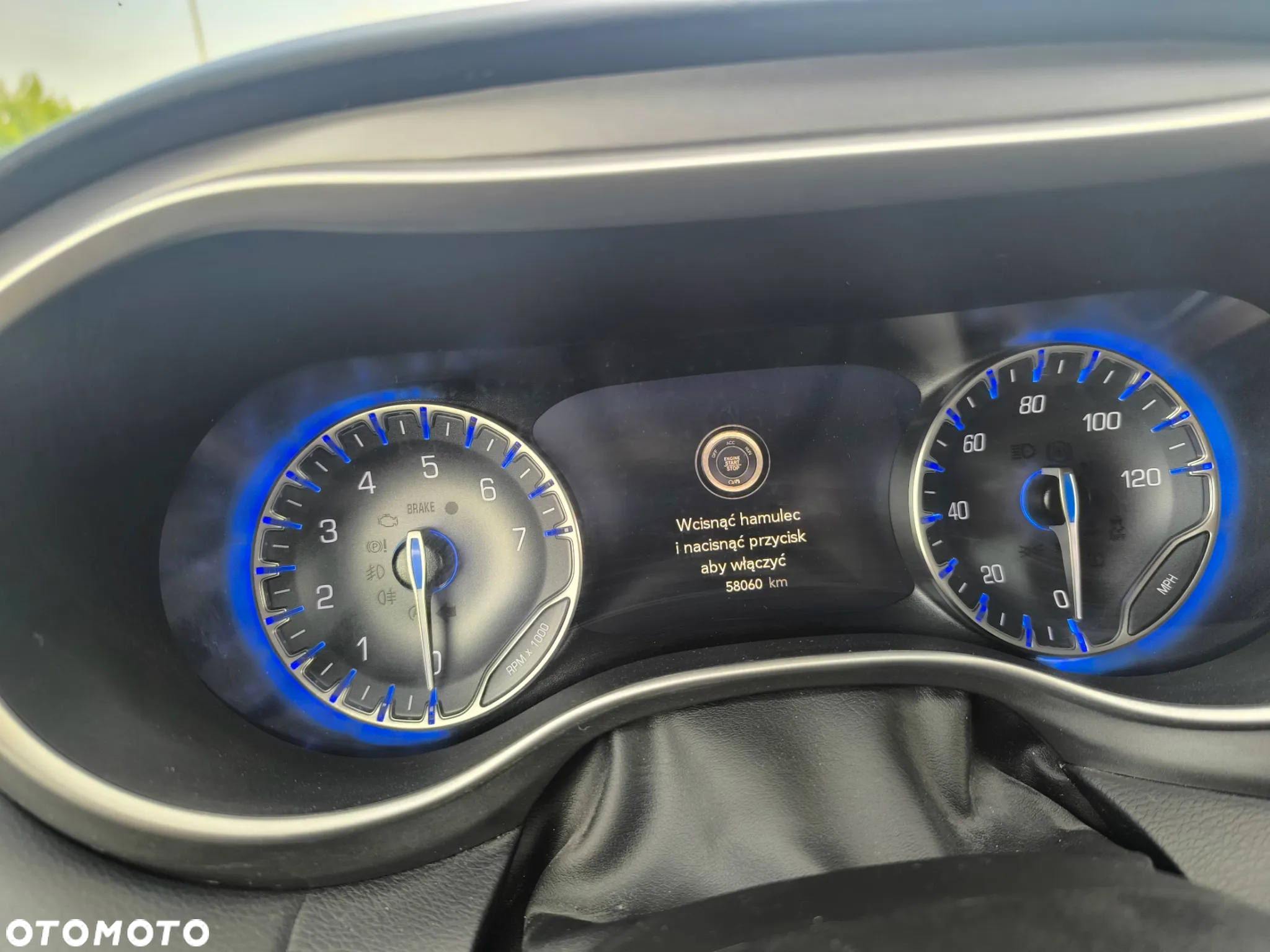 Chrysler Pacifica - 17