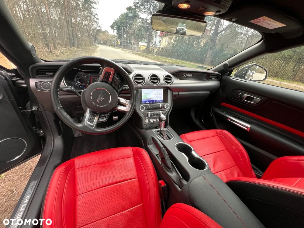 Ford Mustang - 8