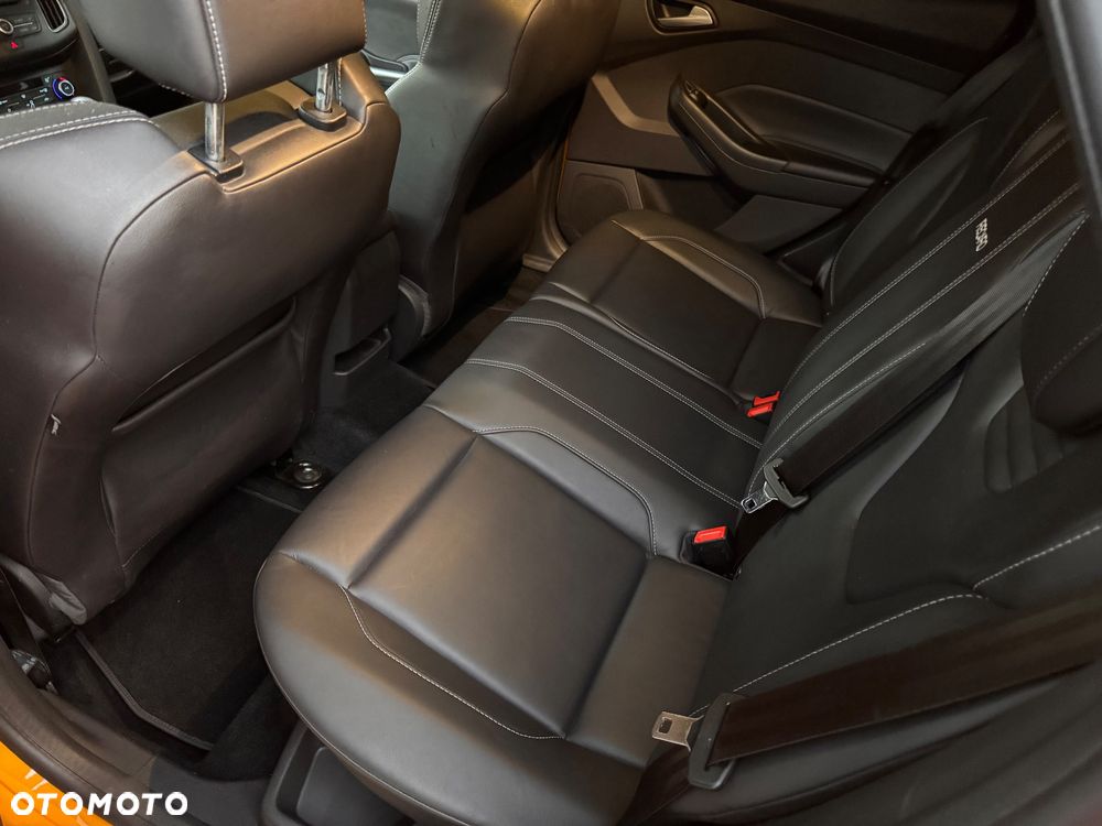 Ford Focus 2.0 EcoBoost ST - 26
