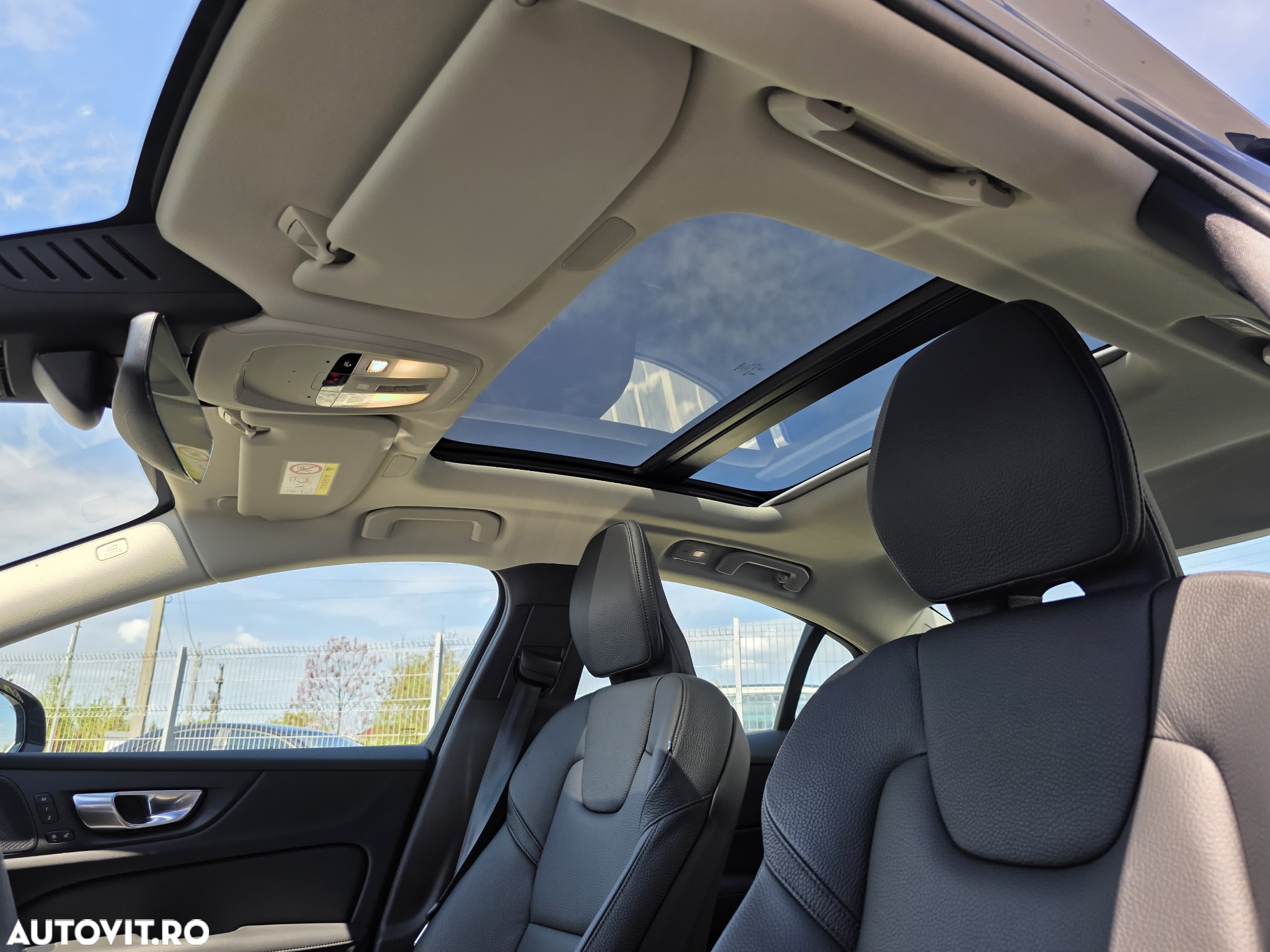 Volvo S60 B5 B AWD Ultimate Dark - 33