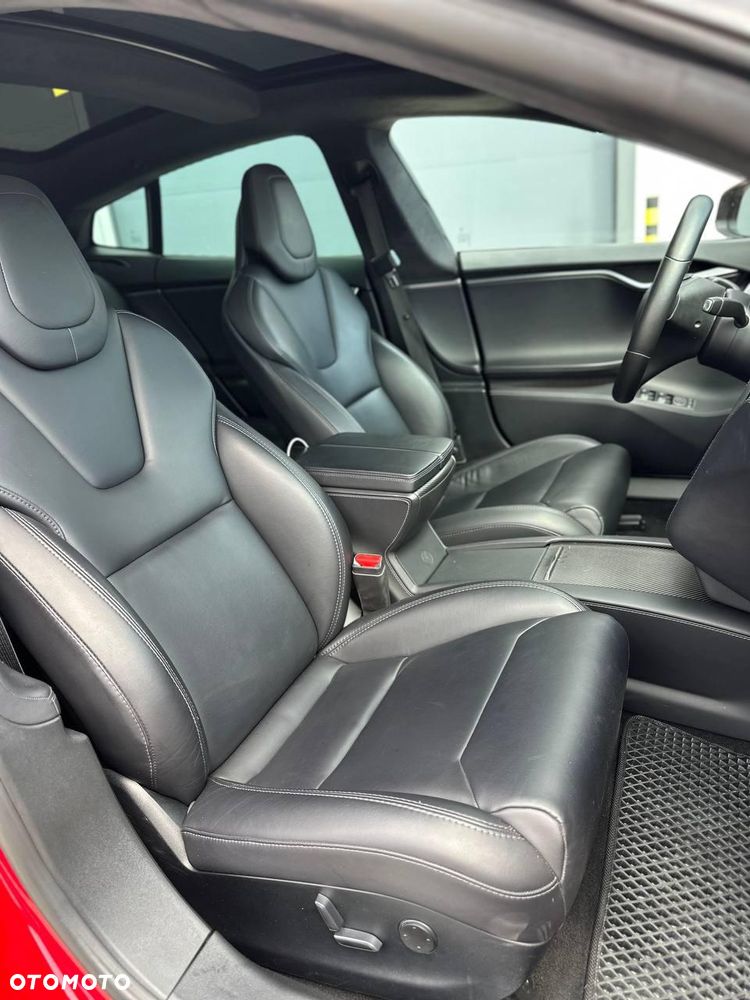 Tesla Model S - 16