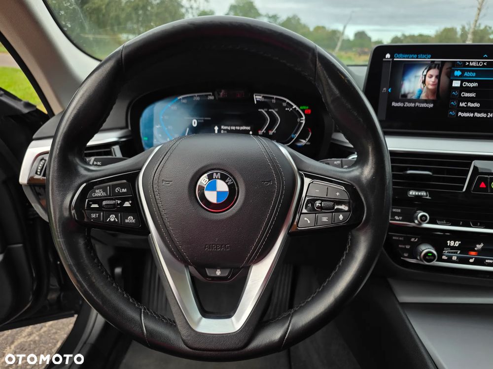BMW Seria 5 520d - 23