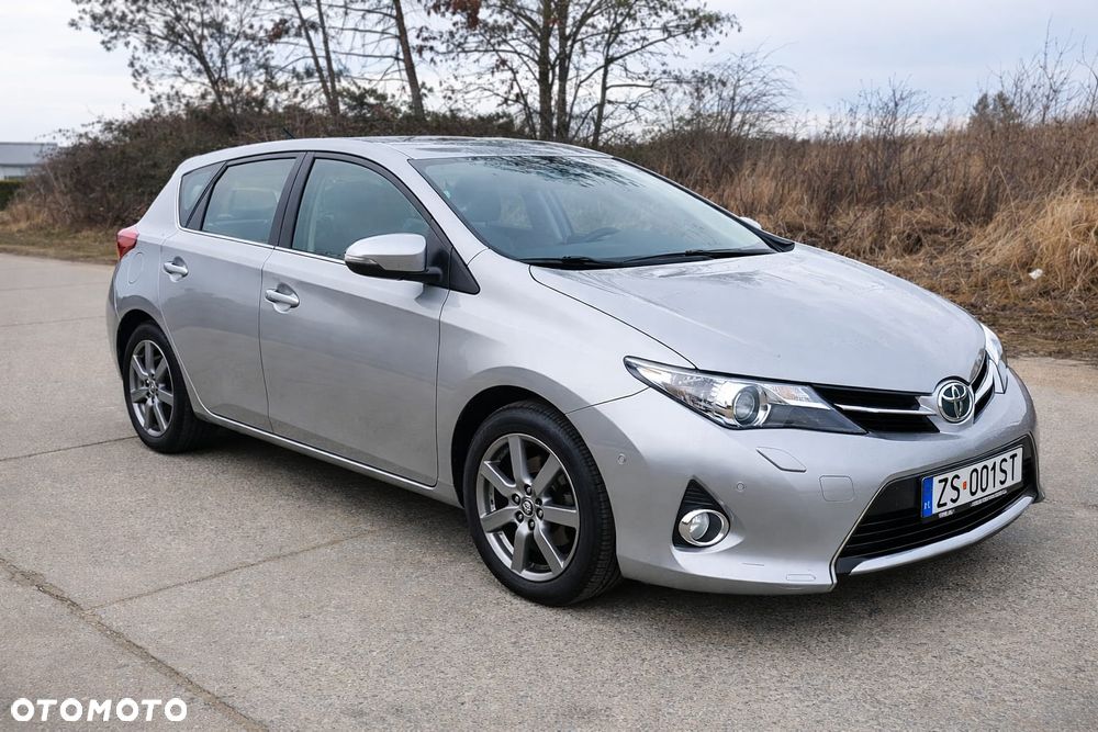 Toyota Auris 1.6 Premium Comfort - 5