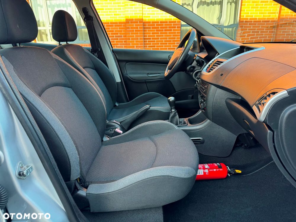Peugeot 206 plus - 9