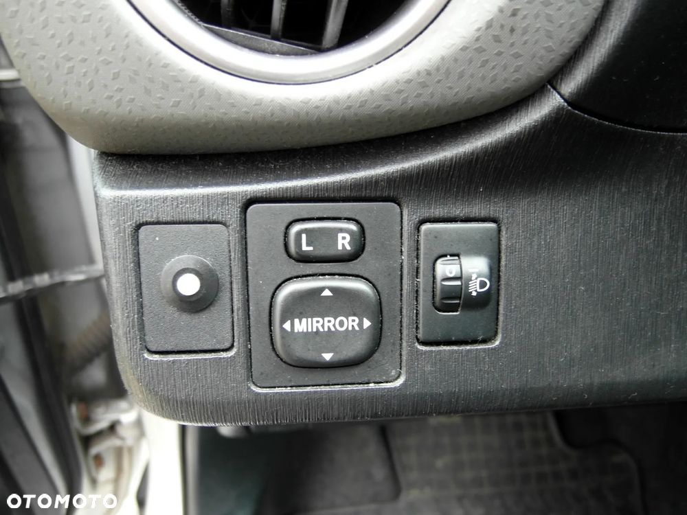 Toyota Yaris 1.0 Life - 24