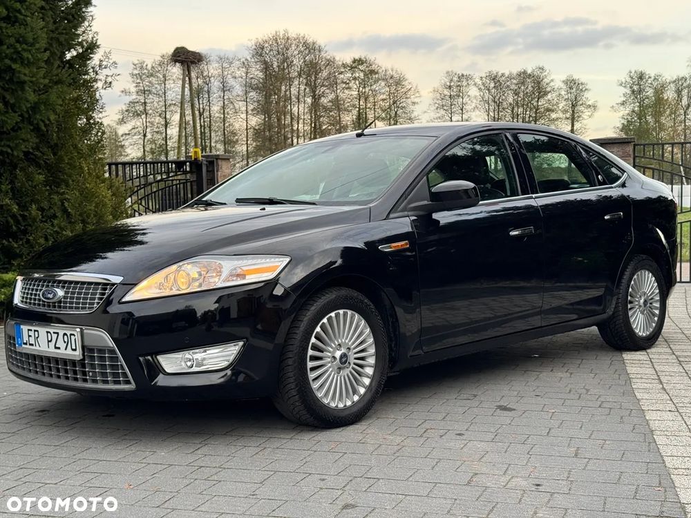 Ford Mondeo 2.0 Ghia - 29