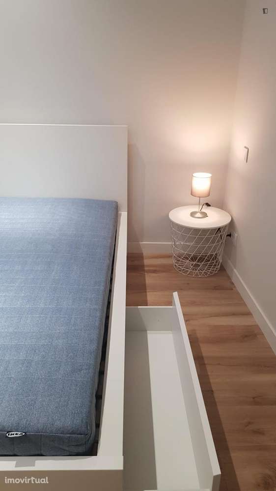 Quarto - localizado em Leça da Palmeira Porto - Grande imagem: 3/14
