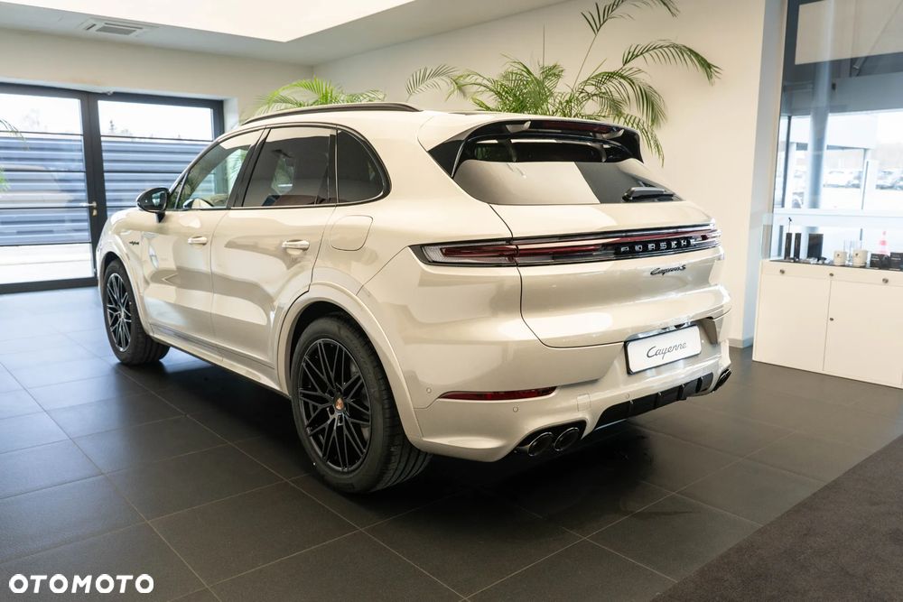 Porsche Cayenne E-Hybrid PHEV Black Edition - 2