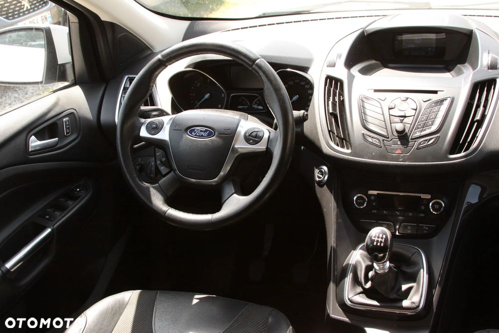 Ford Kuga 2.0 TDCi 2x4 Titanium - 14