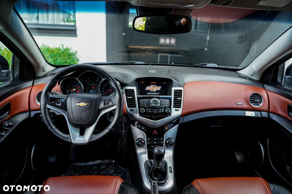 Chevrolet Cruze 1.8 LTZ+ - 26