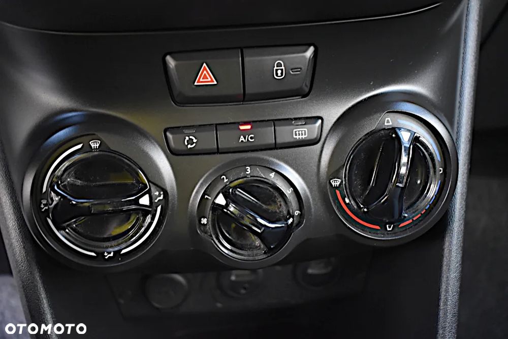 Peugeot 208 - 21