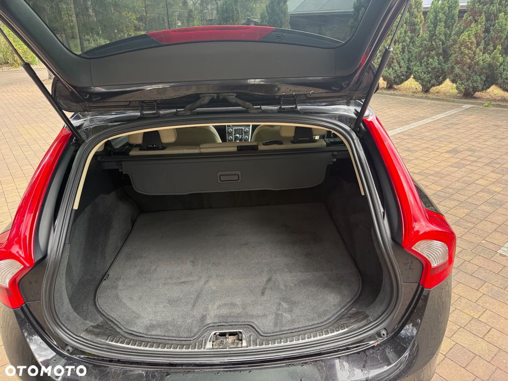 Volvo V60 T3 Edition Pro - 10