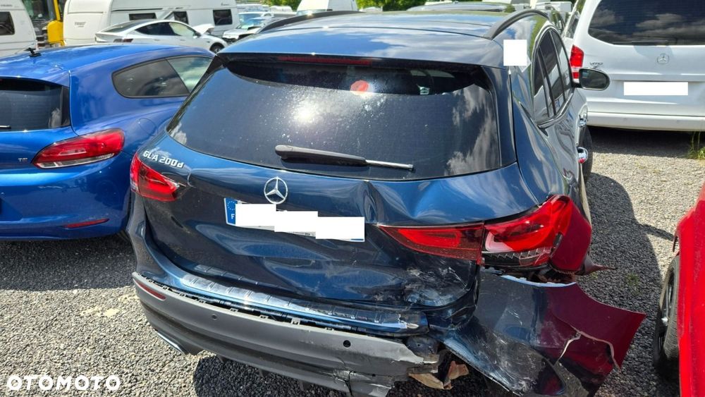 Mercedes-Benz GLA - 10