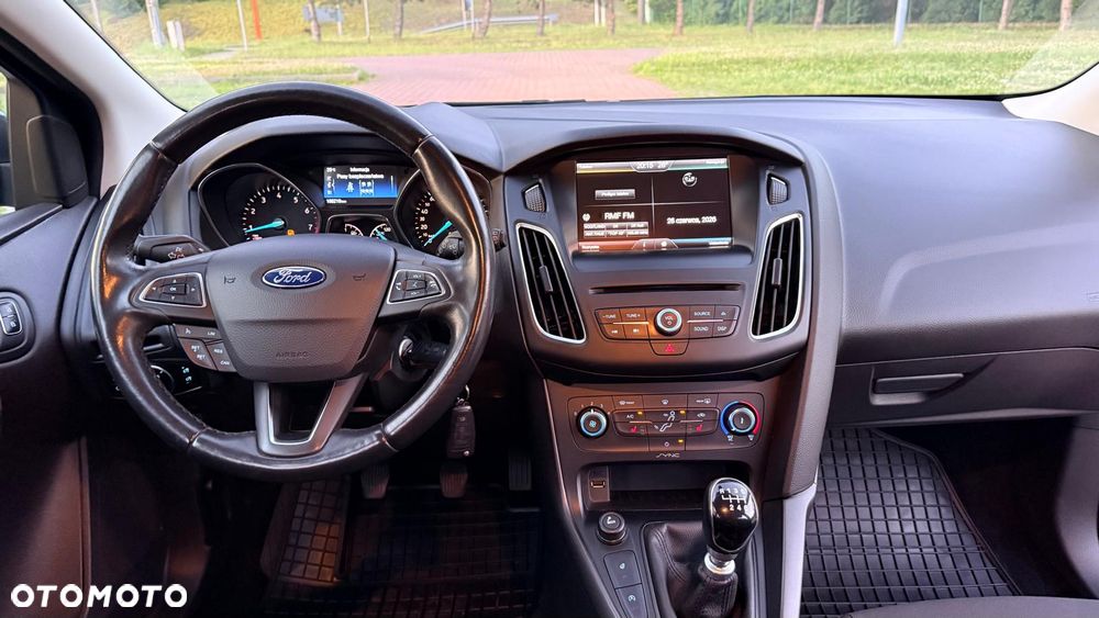 Ford Focus 1.0 EcoBoost Gold X (Trend) - 16